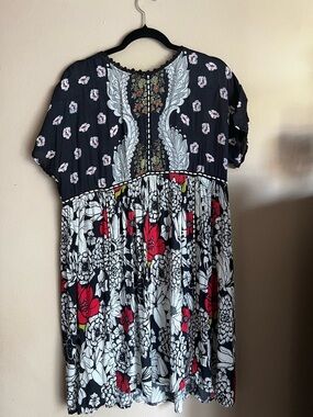 Blank London Floral Mixed-Print Babydoll Dress with Red Accents Size Large